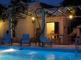 vineyard-villa-at-night